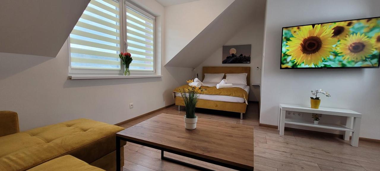 Kolorowe Cieplice - Apartamenty Z Widokiem Na Karkonosze Jelenia Góra Kültér fotó